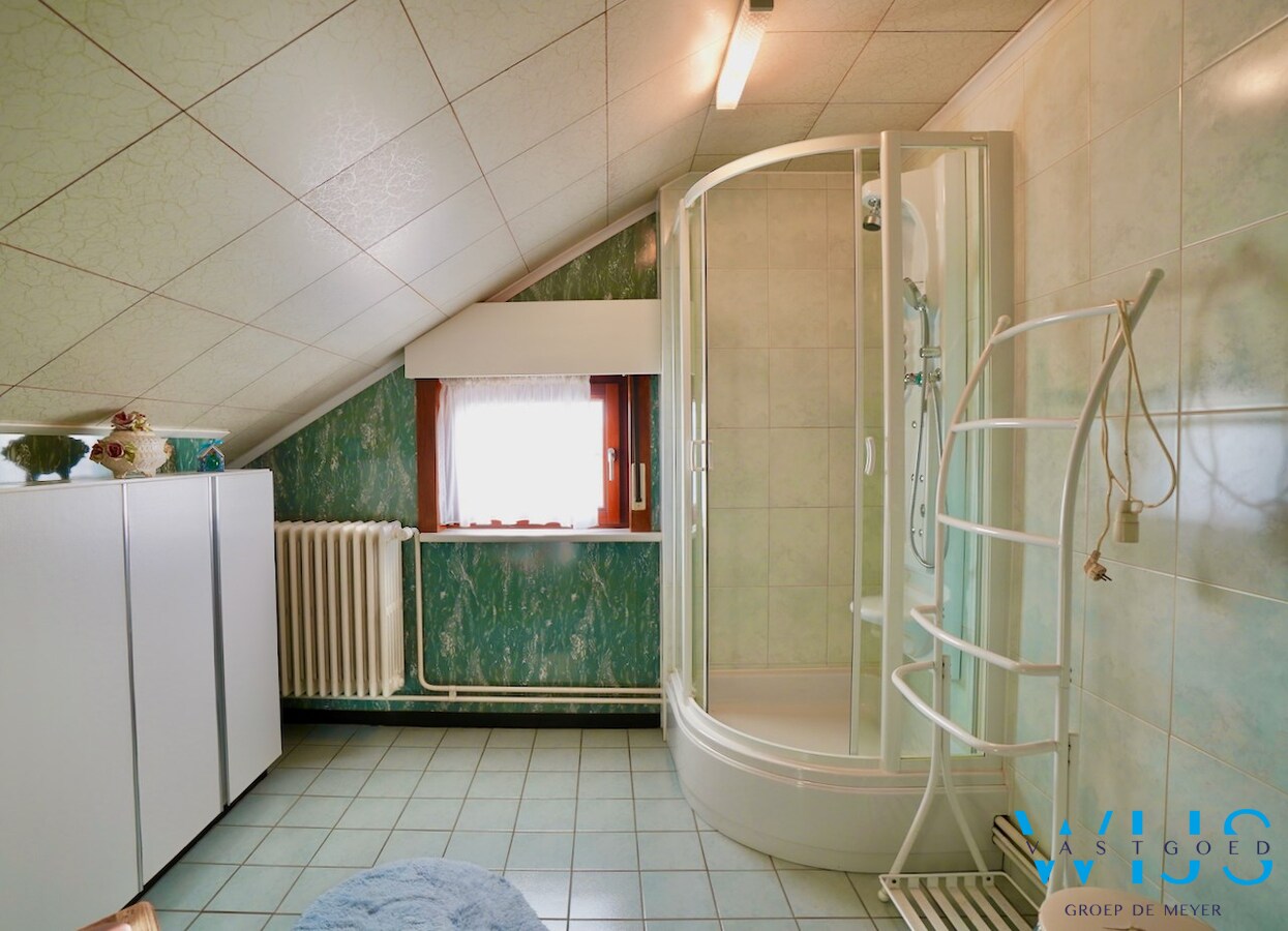 Stevige gezinswoning met bijgebouw te Ertvelde ! 