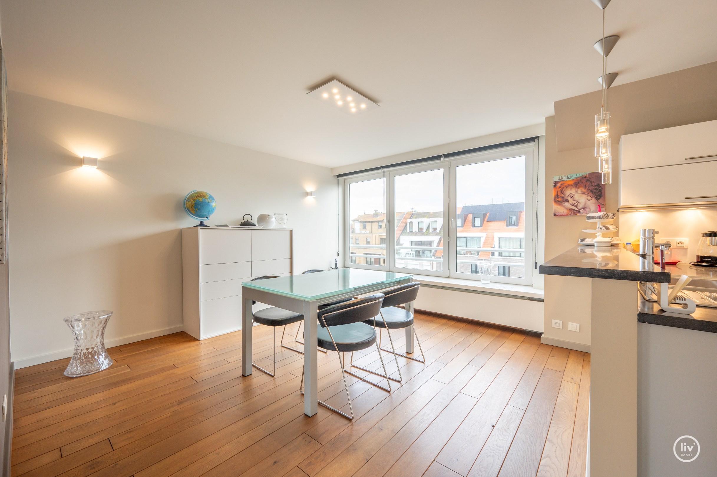 Ruim duplex-appartement (140 m²) met 3 slaapkamers en zonnige terrassen – Parmentierlaan 