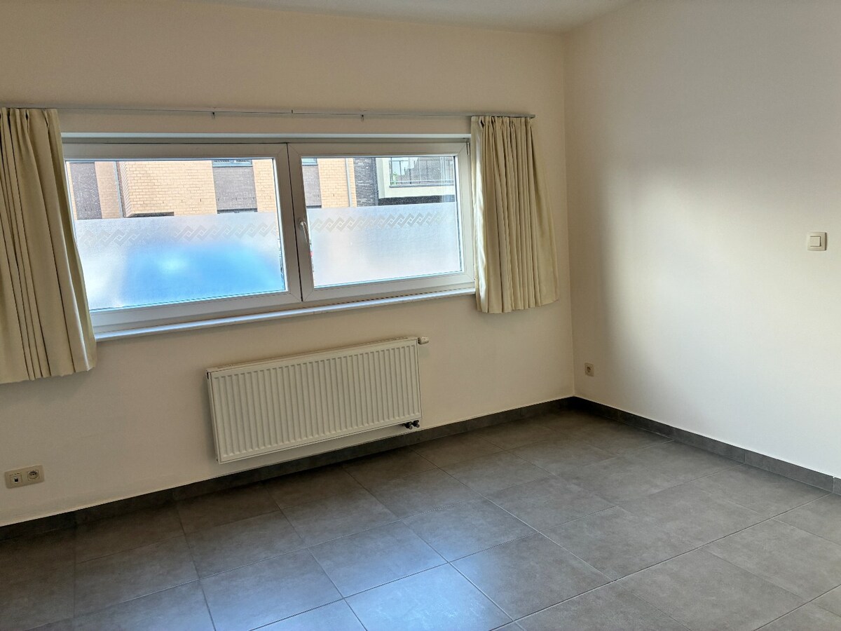 Gelijkvloers appartement mét ruim terras en garage 