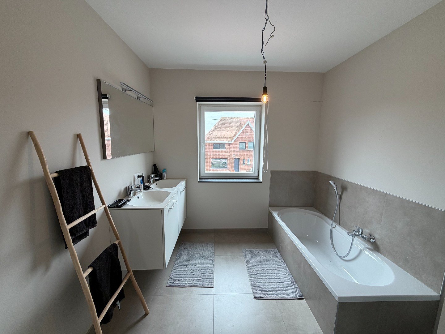 Moderne gezinswoning met tuin in Oostrozebeke met 3 slaapkamers, garage 