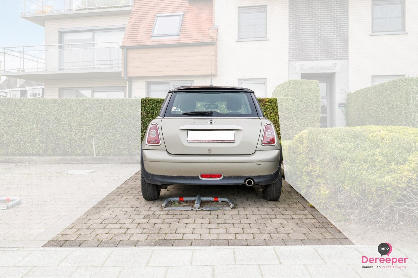 Charmante duplex met garage en autostaanplaats op wandelafstand van het strand 
