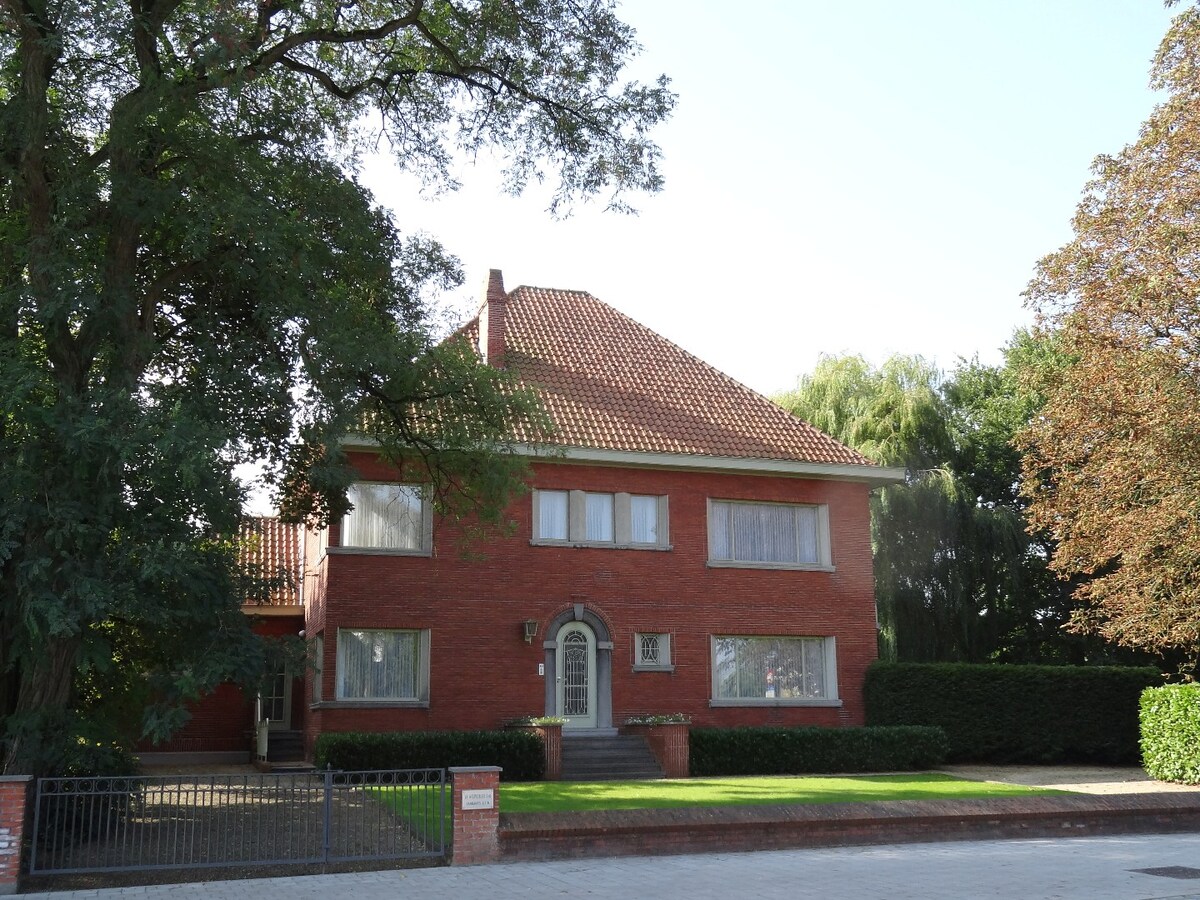 Stijlvolle villa  – centraal gelegen in Assenede 