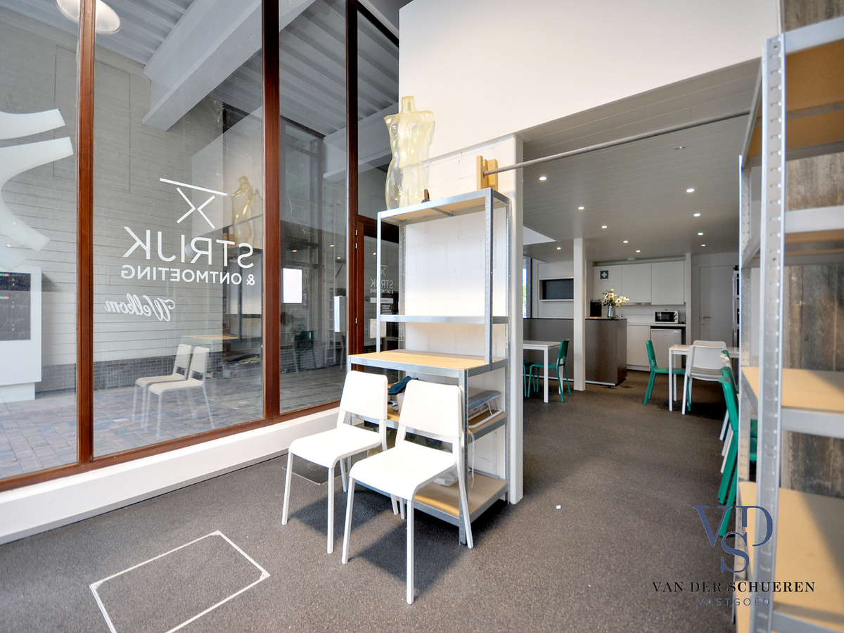 Eigentijdse loft voor wonen en werken. Opportuniteit als investeringspand ! 