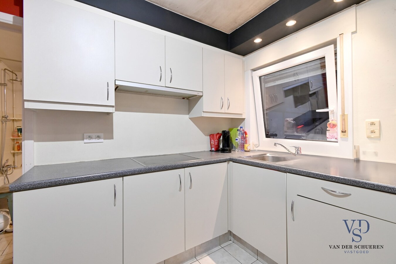 Goed gelegen  half open in Asper 