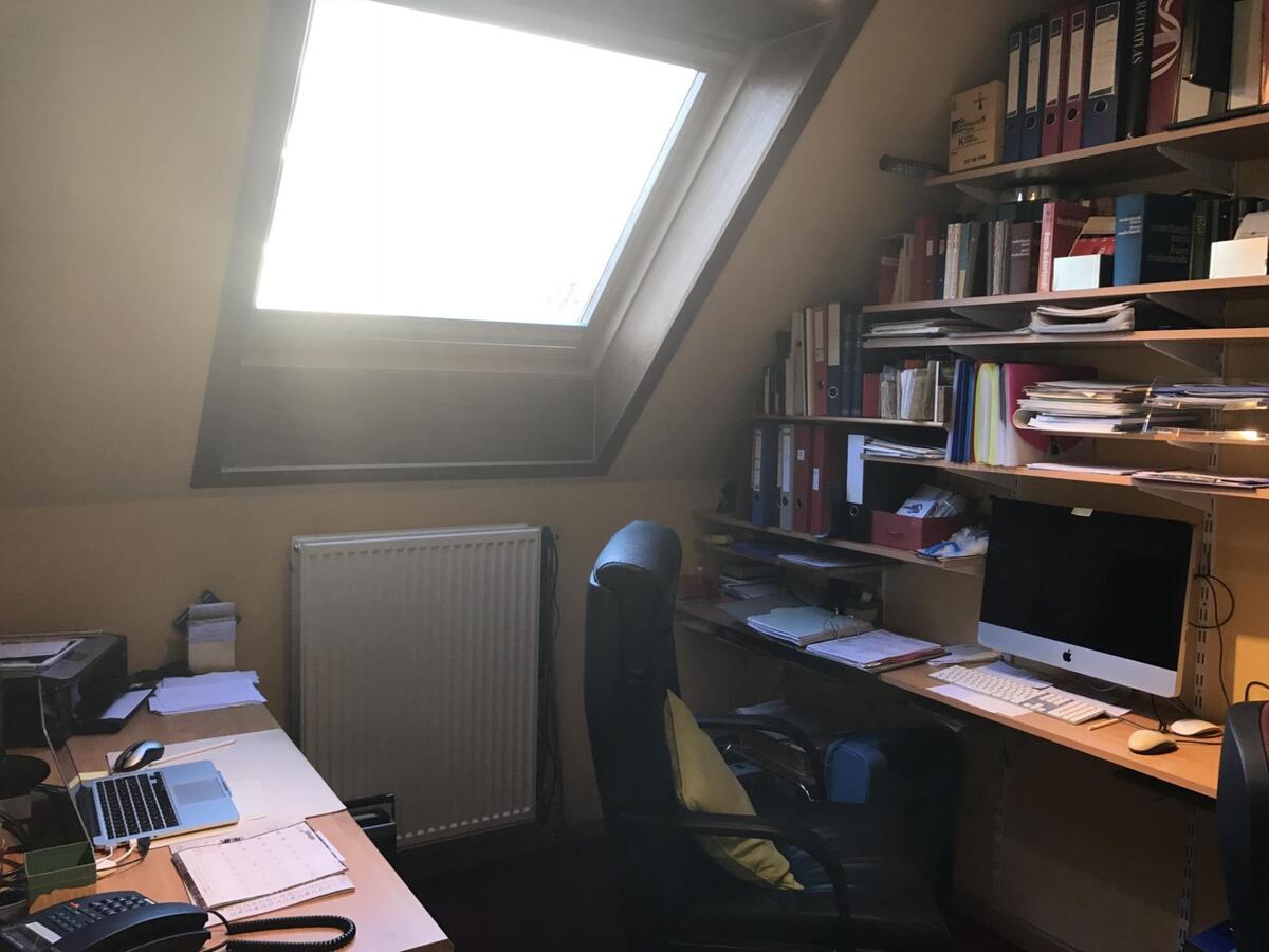 PRACHTIGE BEL-ETAGE WONING TE BREDENE DORP 