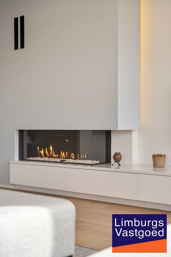 Exclusief penthouse met ruim terras, 2 slpk, dubbele autostaanplaats, centrum Genk 