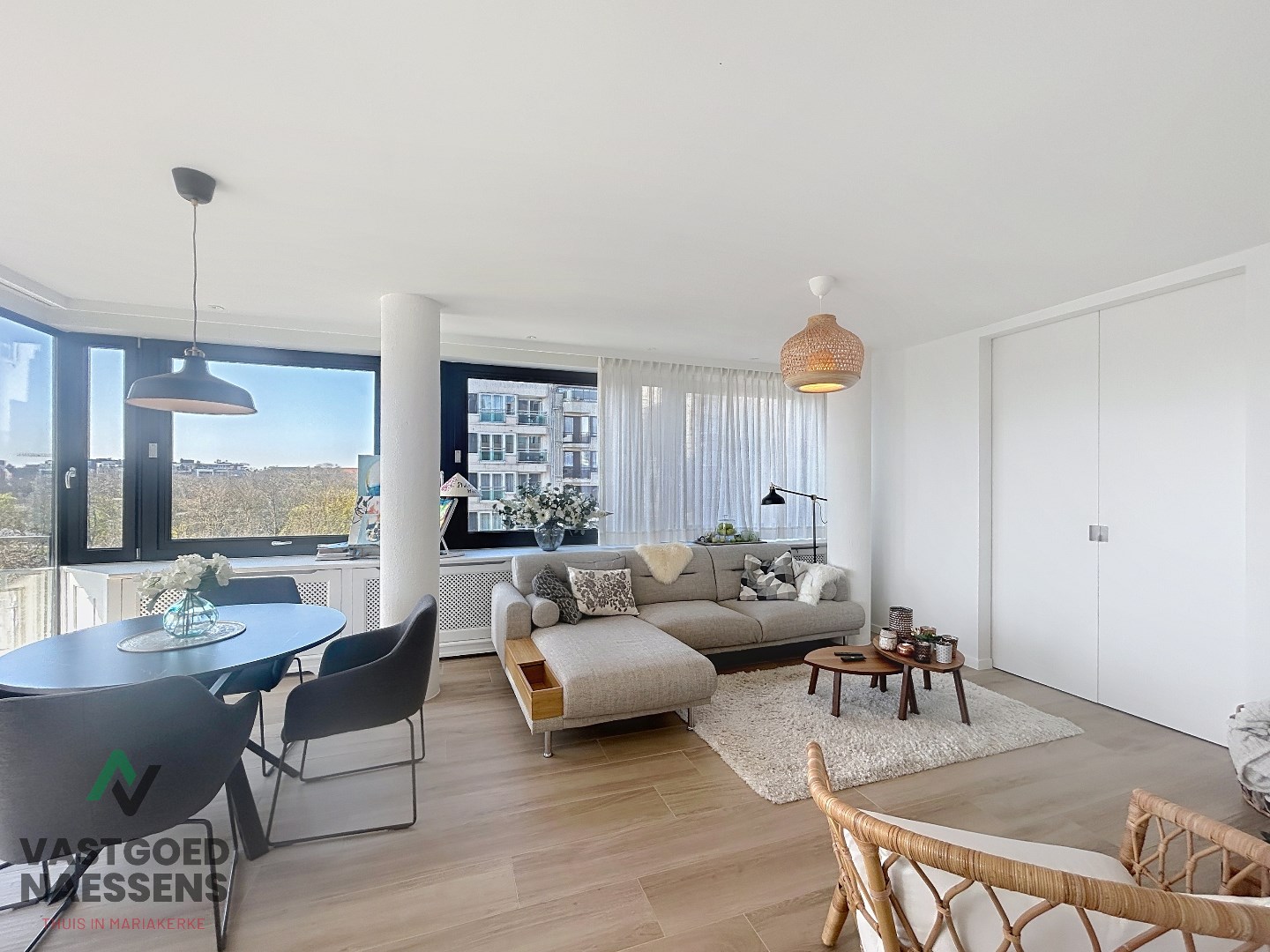 Magnifique appartement de 2 chambres avec vue panoramique et terrasse. 