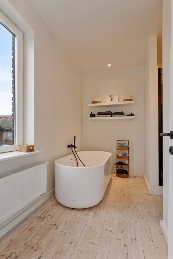 Volledig gerenoveerde en instapklare burgerwoning - 3slpks 