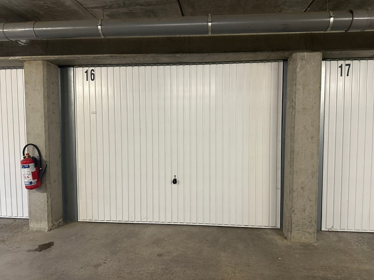 Afgesloten garages in residentie "Ta Pagonia" 