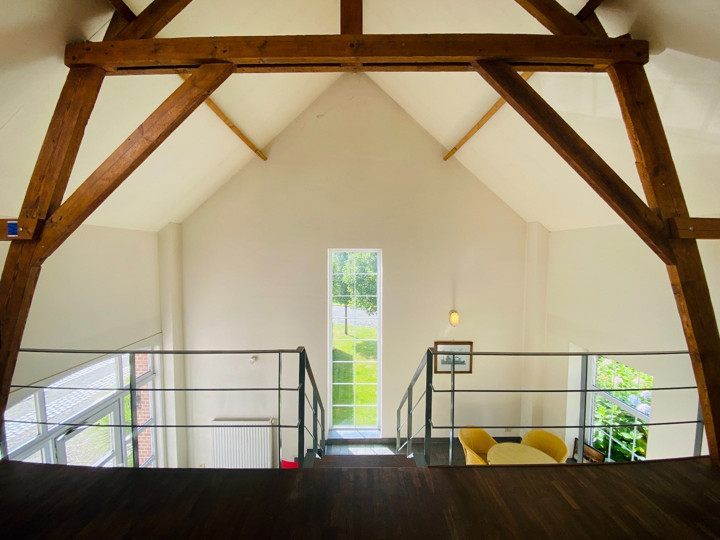 Instapklare polyvalente ruimte van 90 m² in loft-stijl op een groene locatie! 