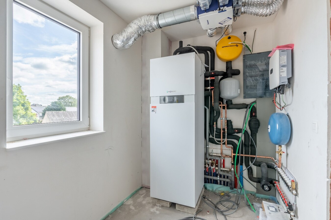 Appartement met twee slaapkamers, ruim terras en garage. 