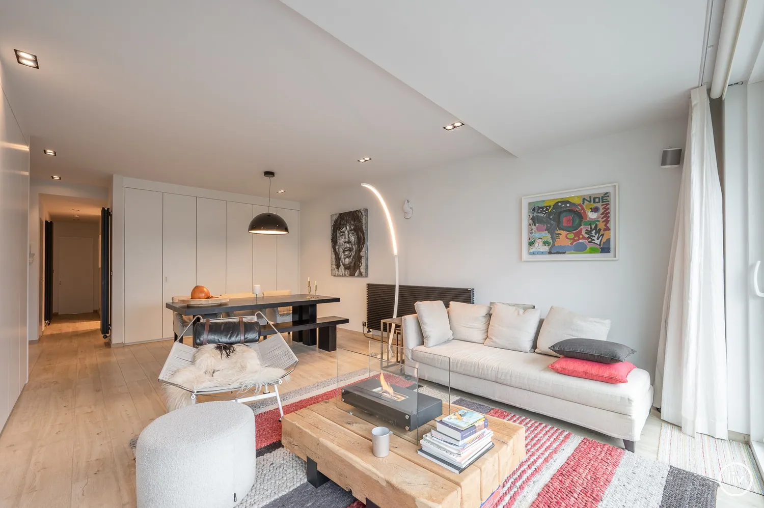 Récent en ruim appartement met zonnige tuin centraal gelegen op de Jozef Nellenslaan te Knokke.