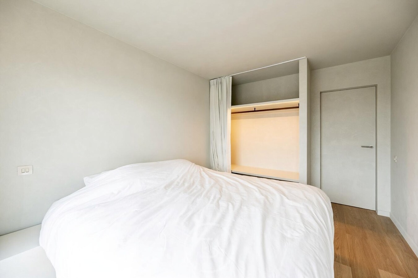 Stylish renovated apartment with partial sea view in Koksijde! 