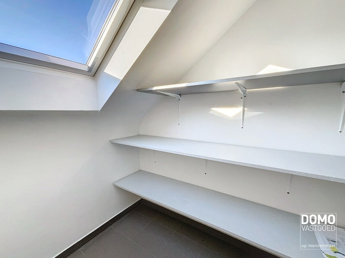 RUIM APPARTEMENT MET 3 SLAAPKAMERS EN GARAGE TE TUILT 