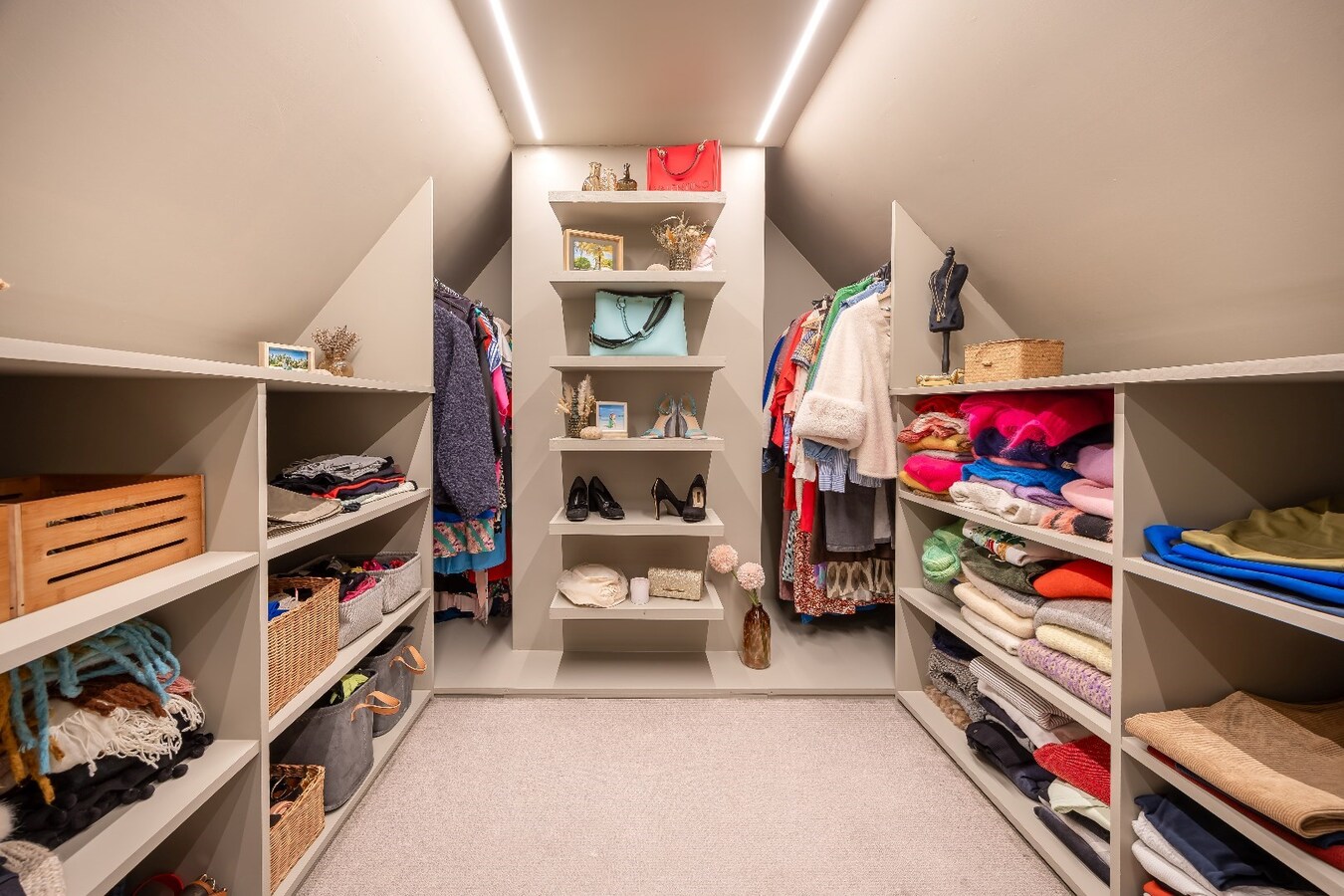 Sels villa met 4 slaapkamers, dubbele carport en garage, Zuid-West tuin op een perceel van 1.991 m² te Schilde - 's-Gravenwezel, 