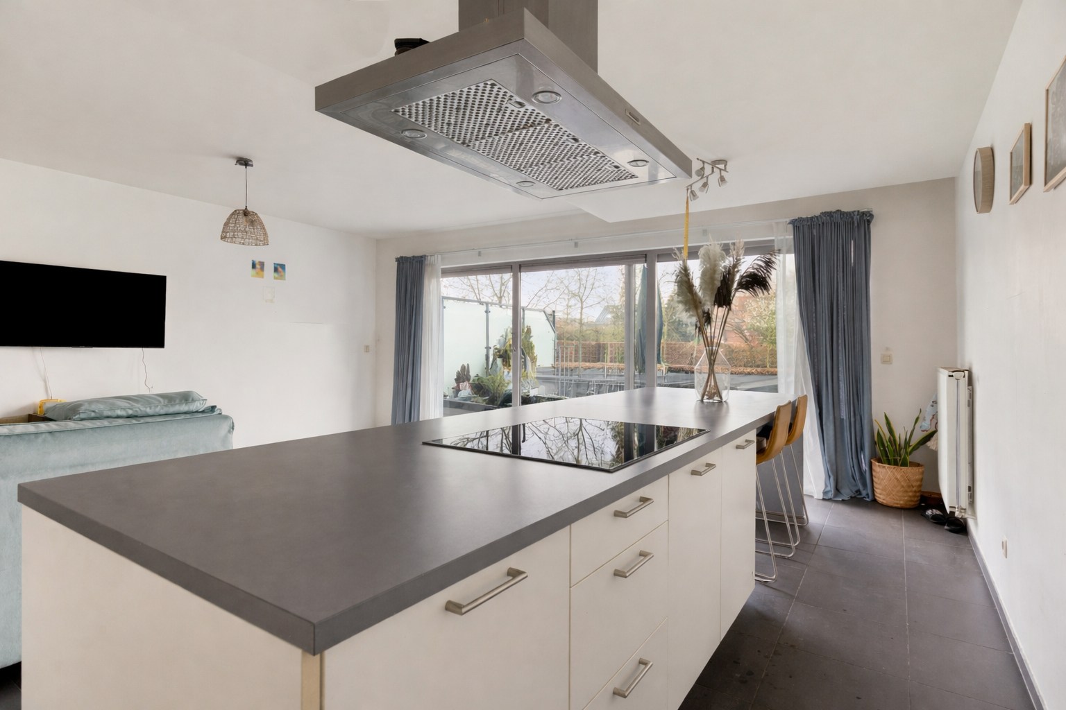 Instapklaar gelijkvloers appartement met 2 slpk. en ruim terras in Geel 