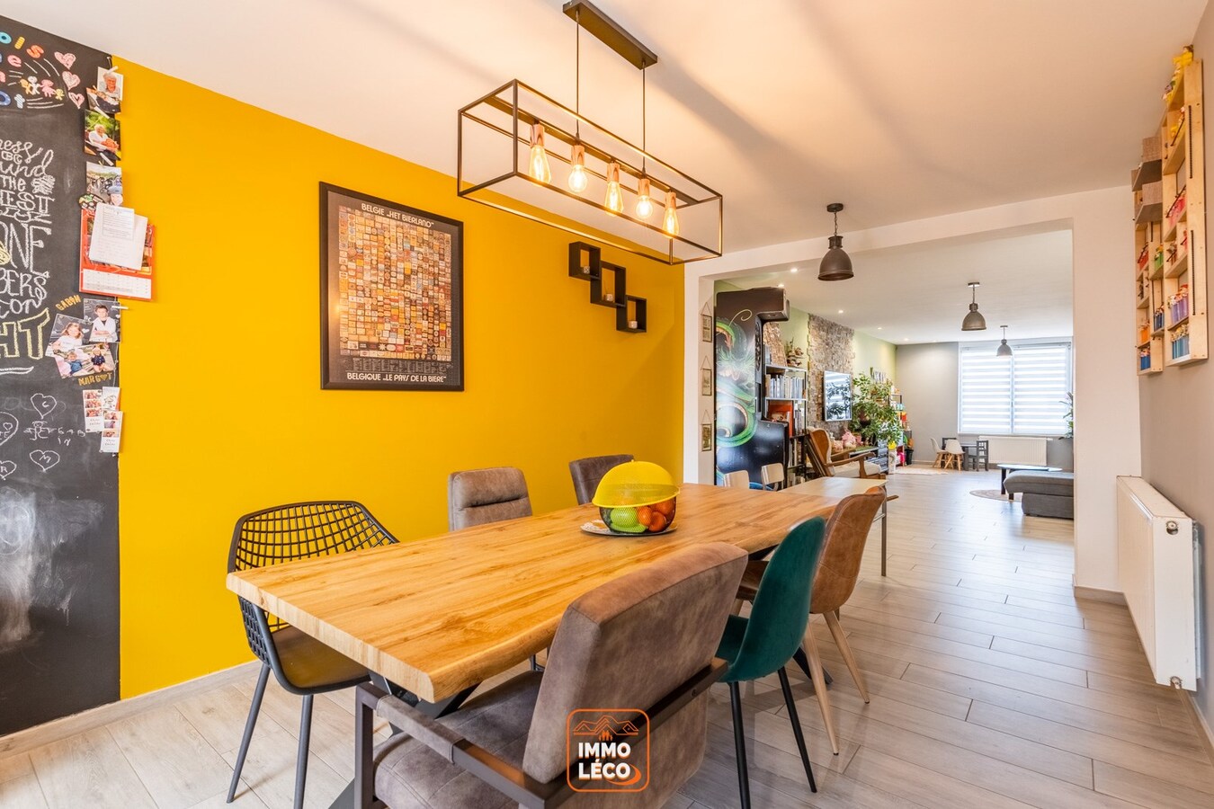 Superbe maison rénovée  3 façades avec passage latéral, 3 chambres, 2 salles de bains, jardin, COUP DE CŒUR !! 