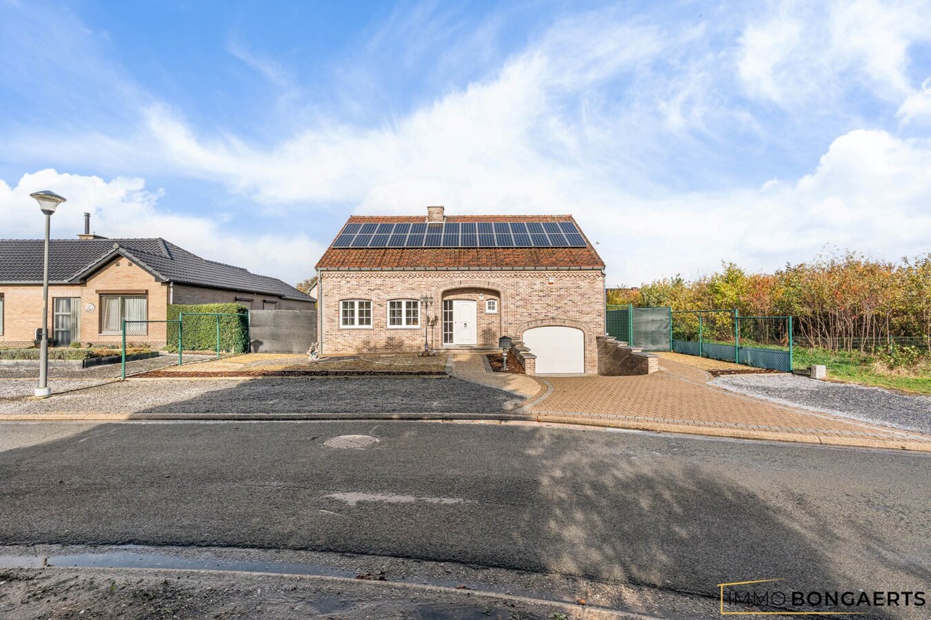 Instapklare woning met 4 slaapkamers en zwembad 