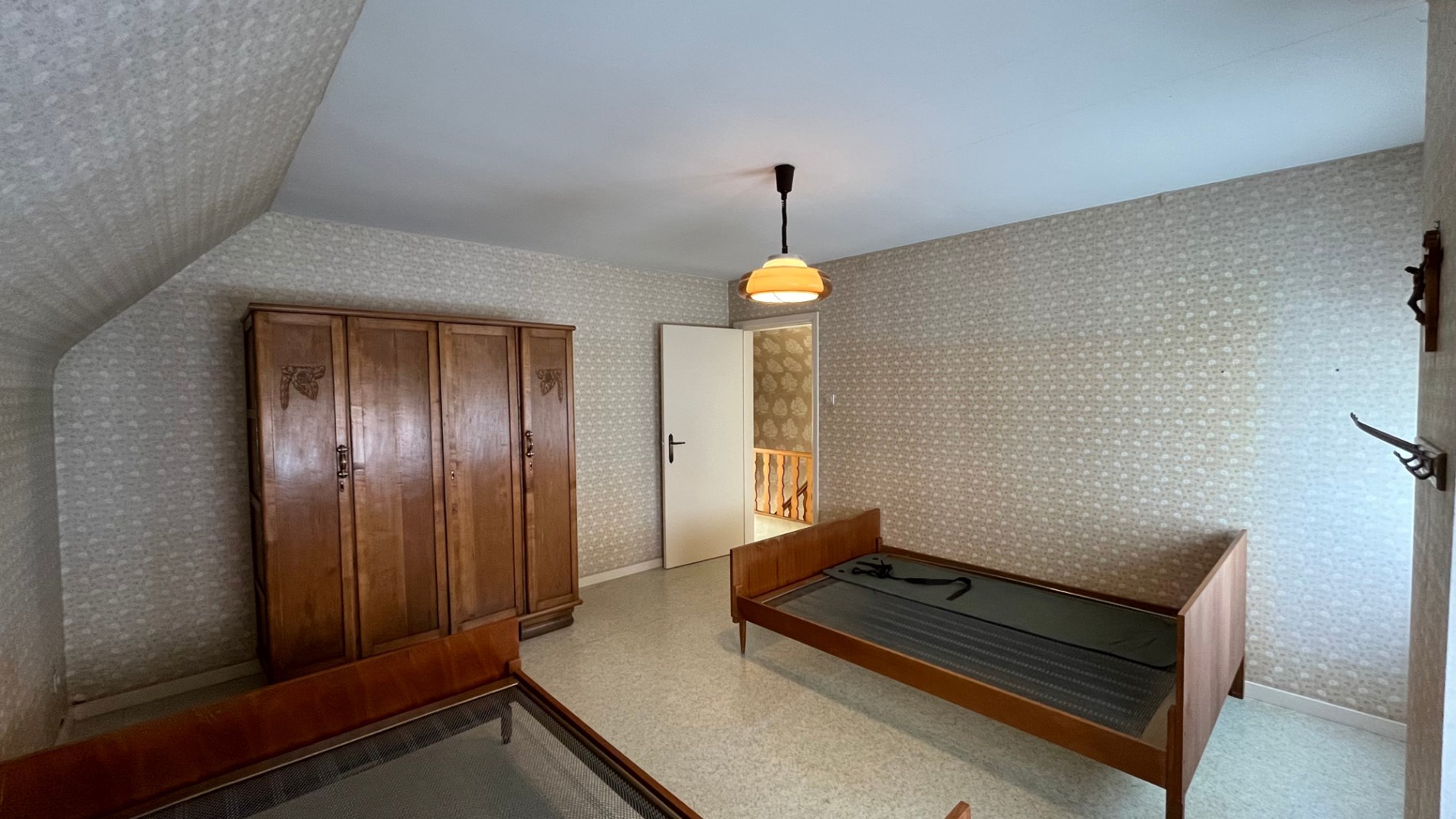 Ruime woning met een grote tuin 