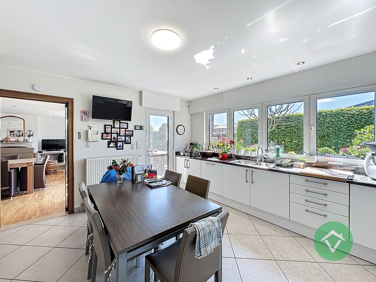 Ruime gezinswoning met dubbele garage in Koekelare 