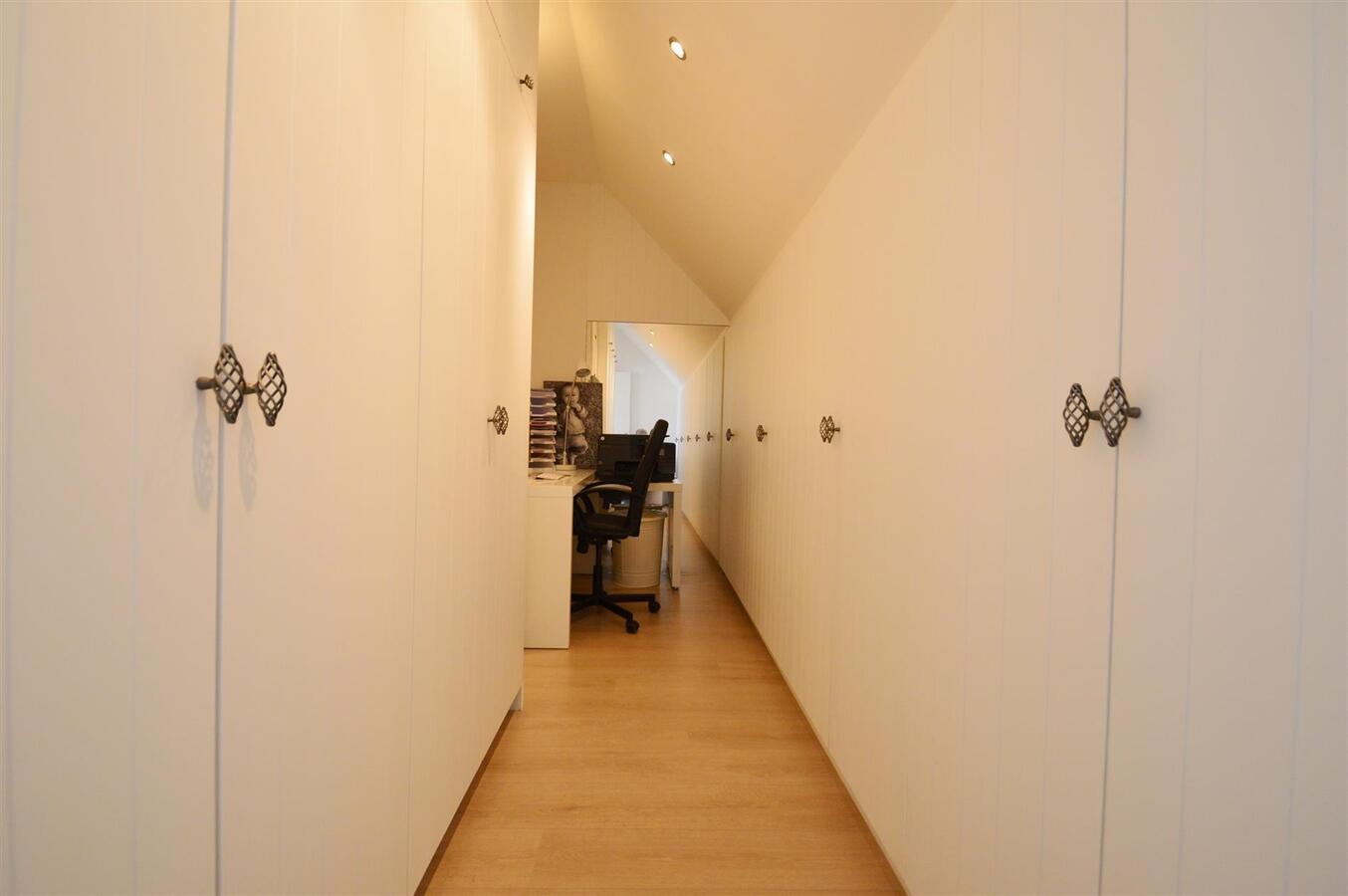 Klassevol gerenoveerde gezinswoning met tuin - Heist 