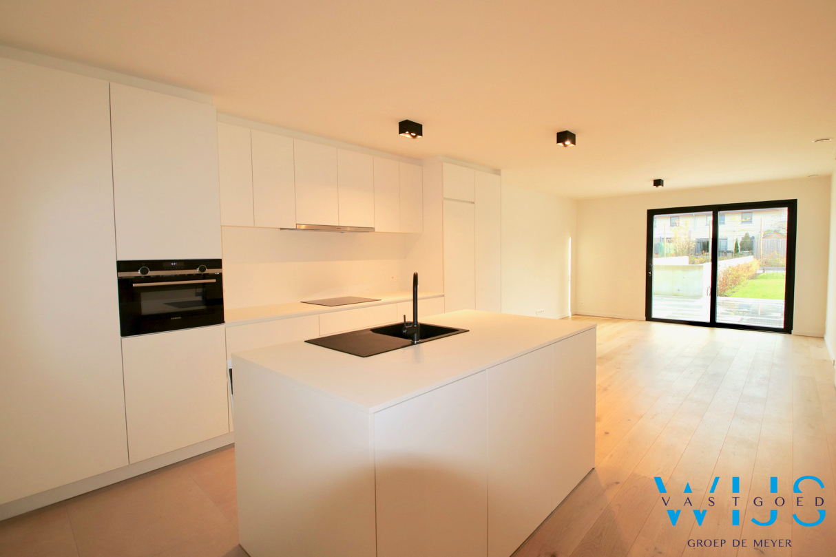 Zeer aangenaam gelijkvloers appartement met tuin te Belzele ! 