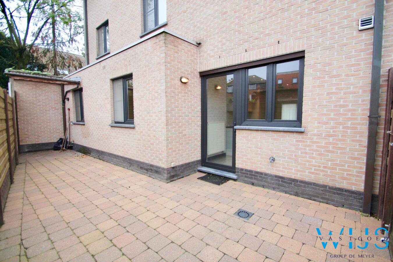 Gelijkvloers tweeslaapkamer appartement in hartje Ertvelde! 