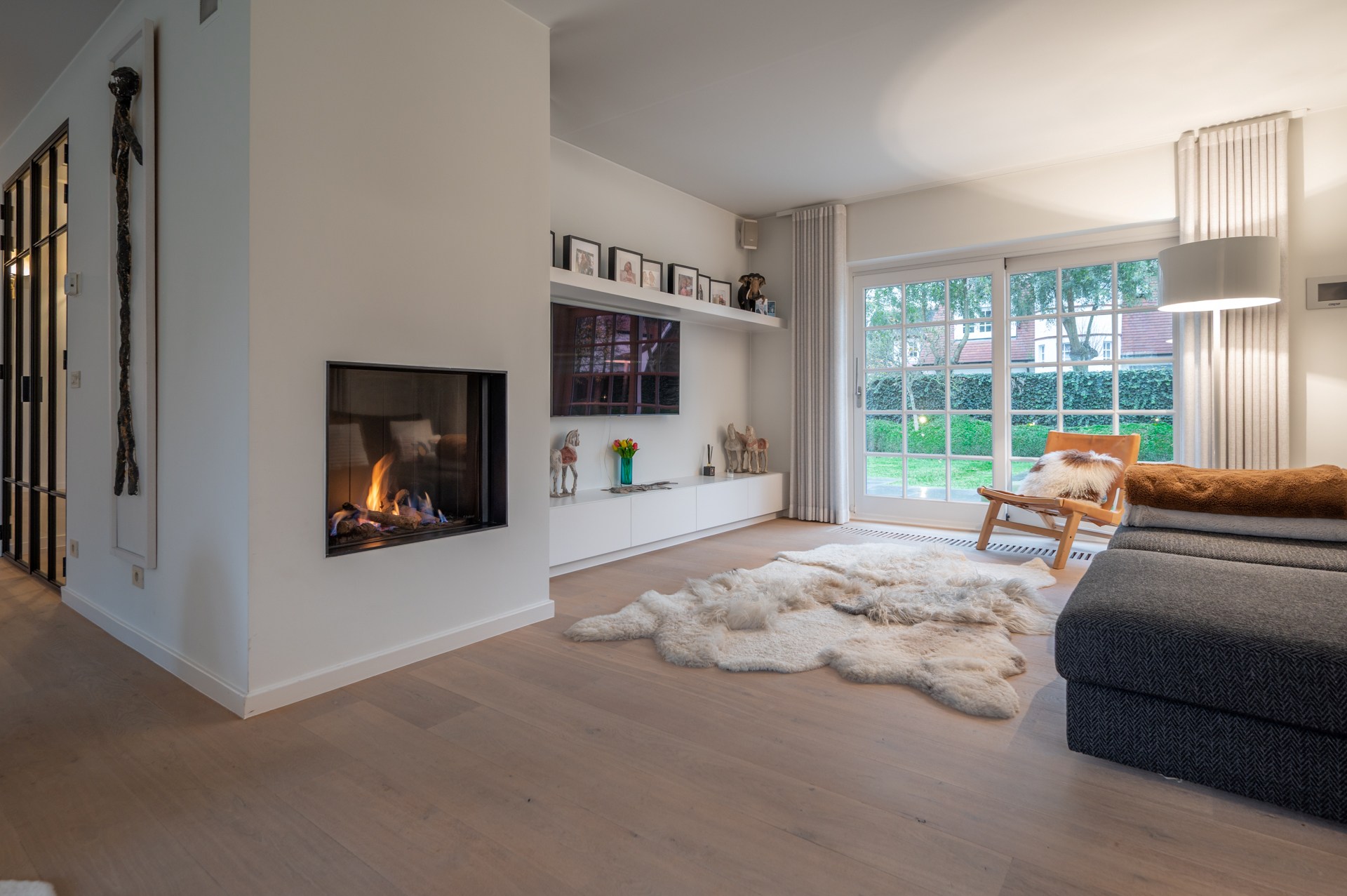 Villa exclusive entièrement meublée avec 5 chambres, piscine et double garage - emplacement prestigieux et calme près du Zoute. 