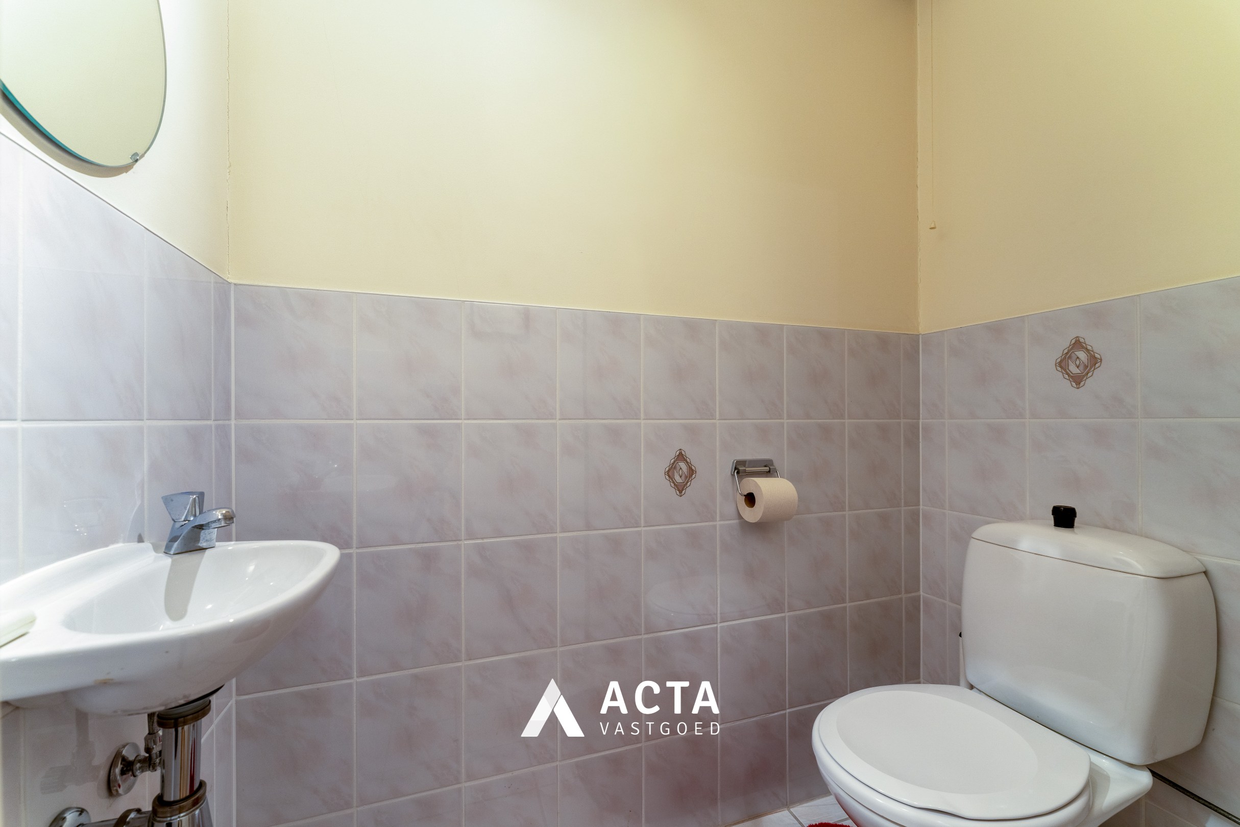 Ruim hoekappartement met twee slaapkamers in Mariakerke 