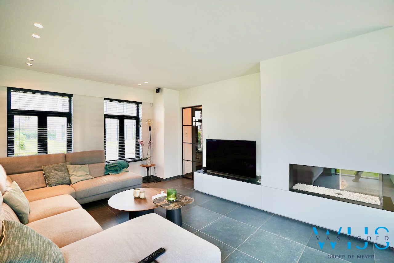 Waanzinnig mooie pastorijwoning te Assenede ! 