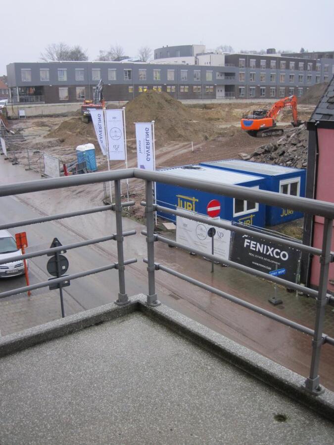 Recent appartement met ruim terras. Geen vaste kosten ! 