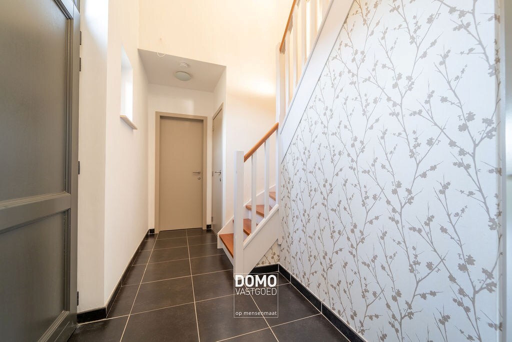 Wonen in alle rust: instapklare open bebouwing met ruime zonnige tuin te Stokrooie 