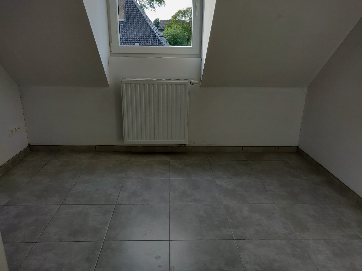 Volledig afgewerkte duplex met 2 slaapkamers en een private autostaanplaats 