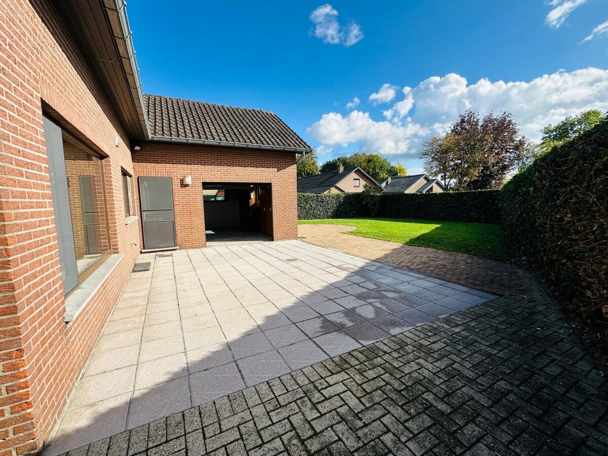 Eigentijdse vrijstaande woning te Peer 