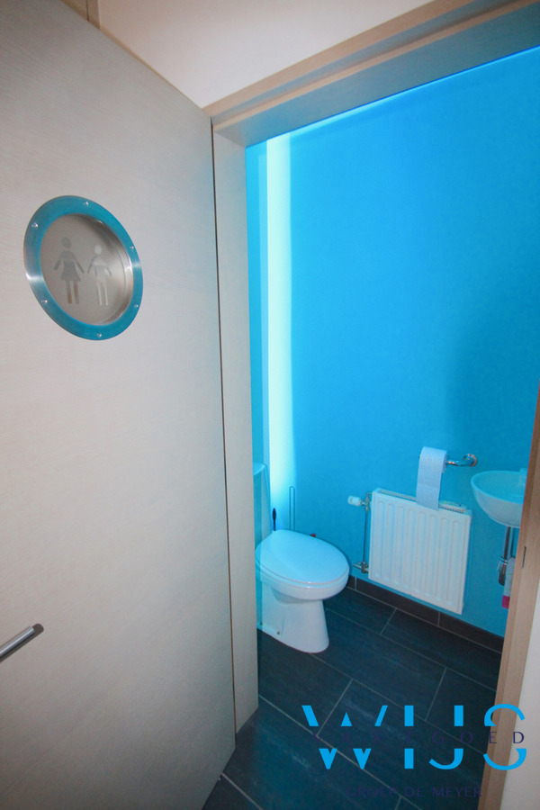 Verrassend ruim woonhuis op een TOPlocatie in ERTVELDE ! 