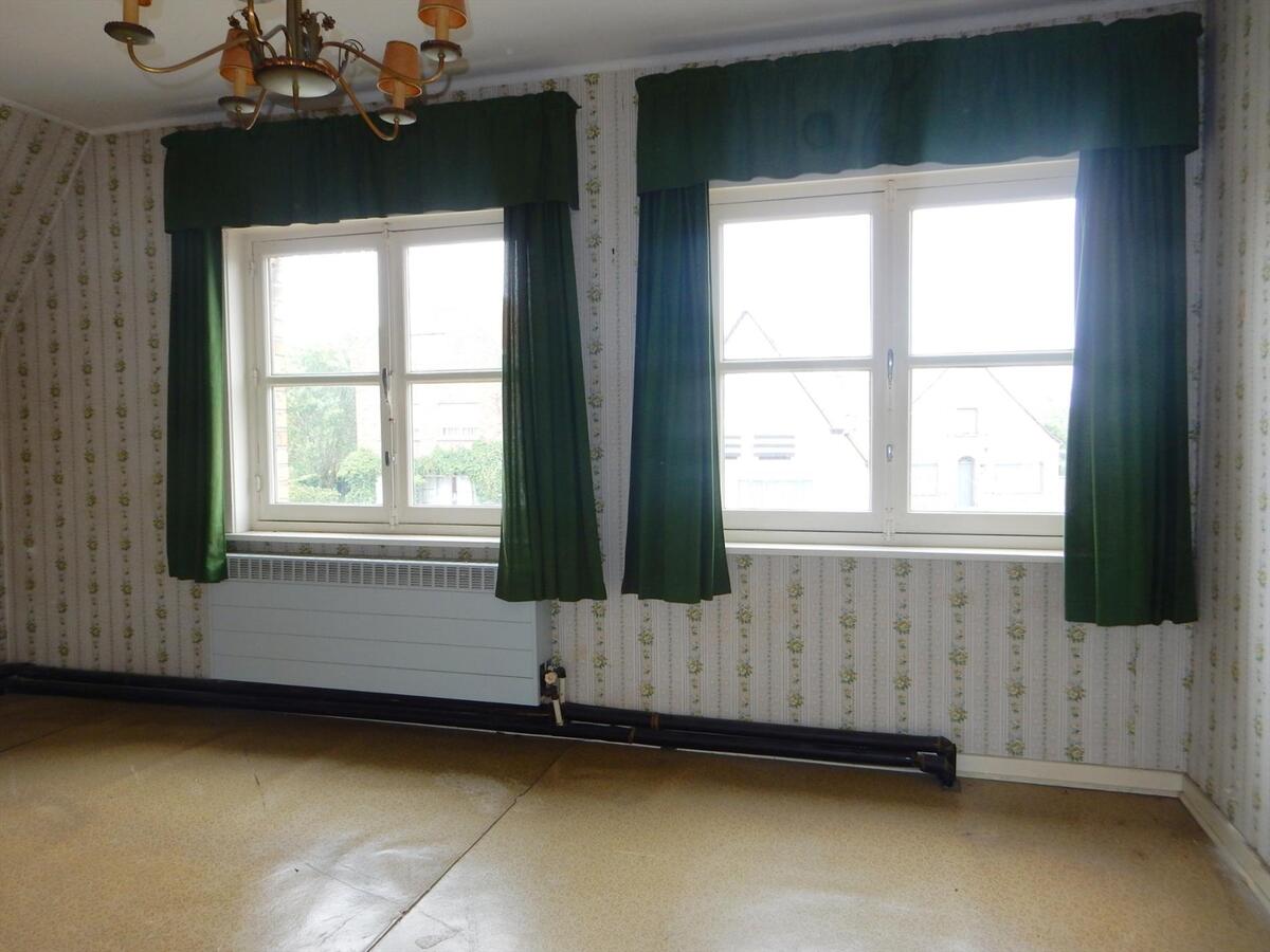 Karaktervolle halfopen woning met garage 