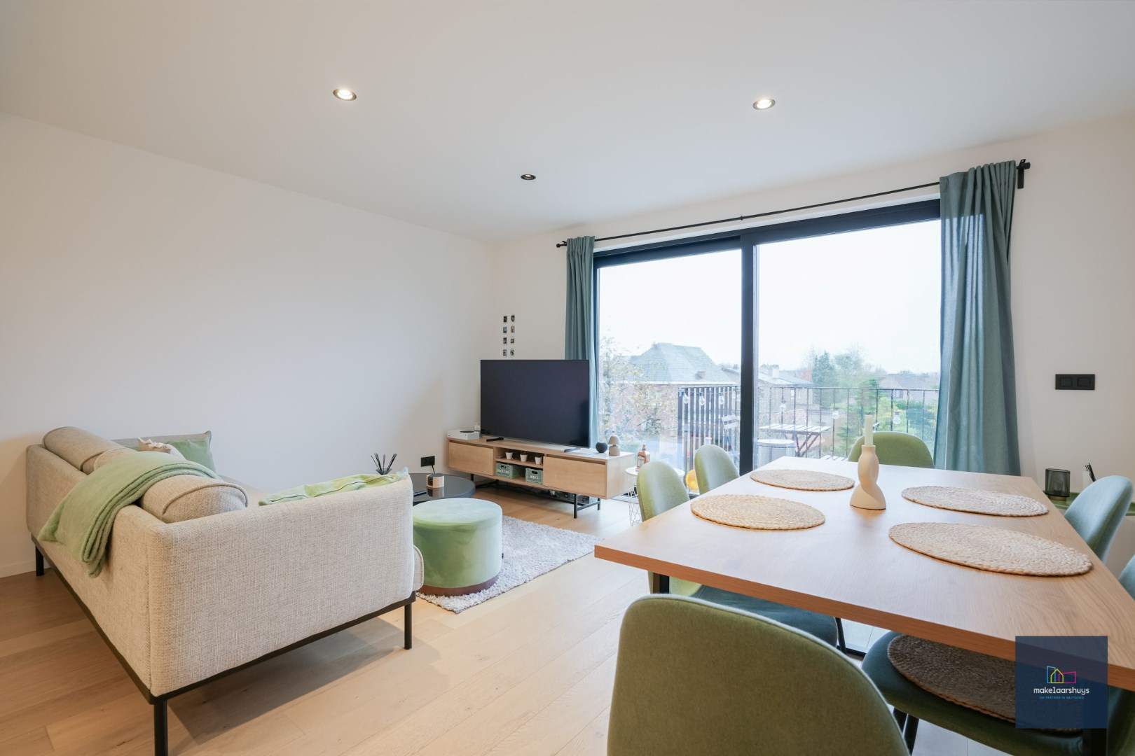 Instapklaar 2 slp. appartement met terras en grote gemeenschappelijke tuin. 