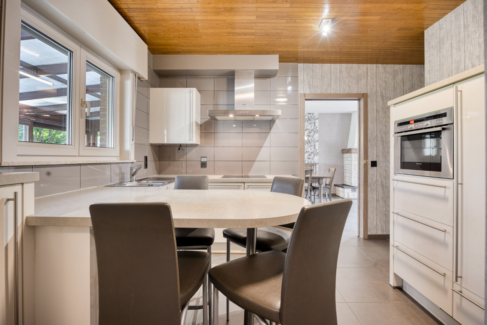 Halfopen bebouwing met 4 slaapkamers, oppervlakte 12a27ca - EPC 318 