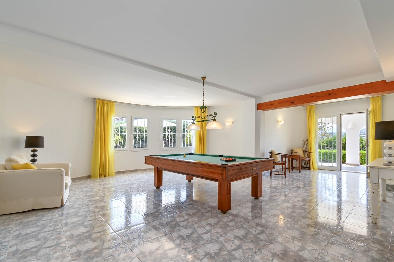 Uniek renovatieproject met zeezicht op wandelafstand van Moraira 