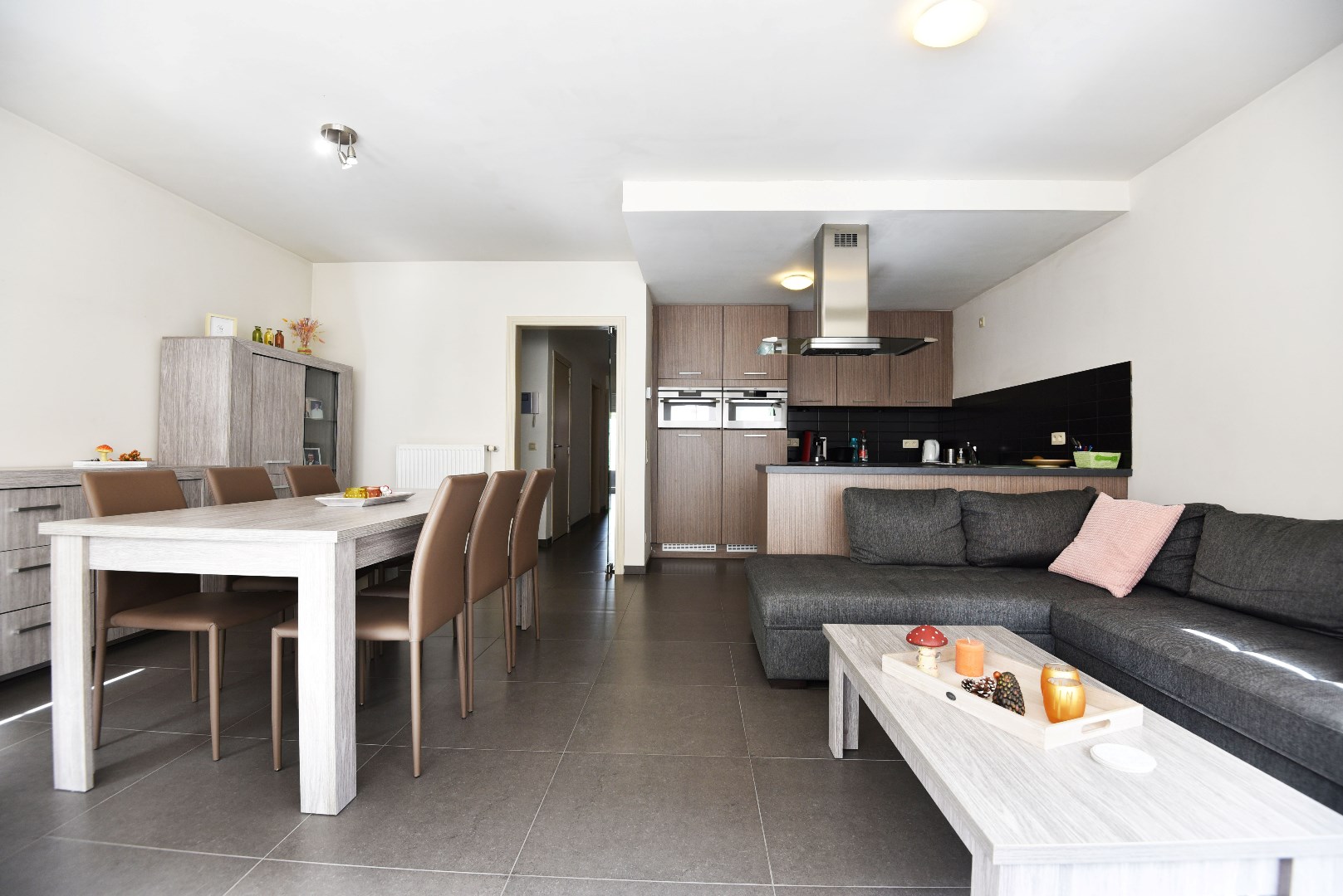 Gelijkvloers appartement met 2 slpks, terras, tuin en garage te Maldegem 