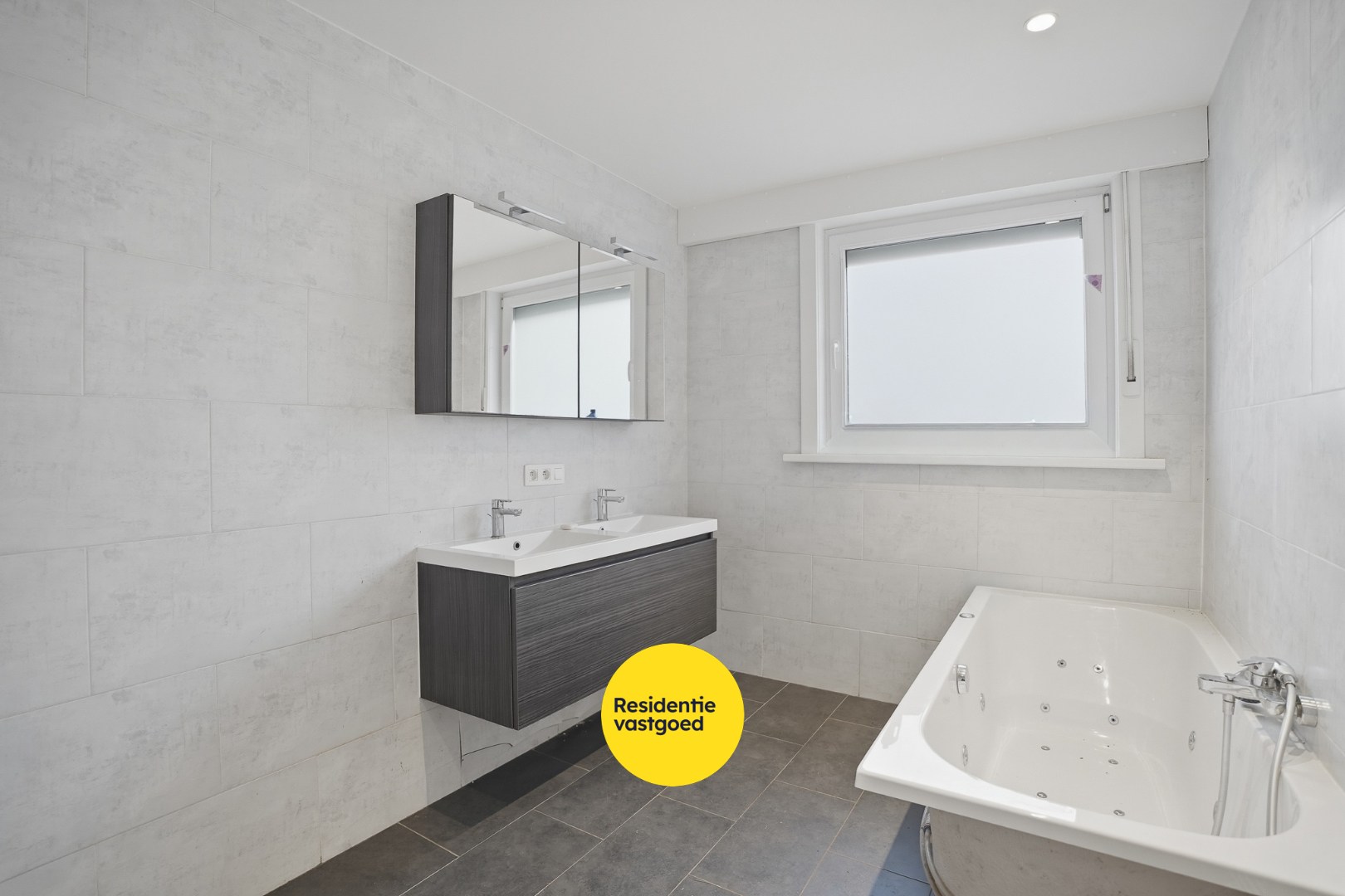 Bungalow op 959 m² met open zicht te Sijsele (Damme) 