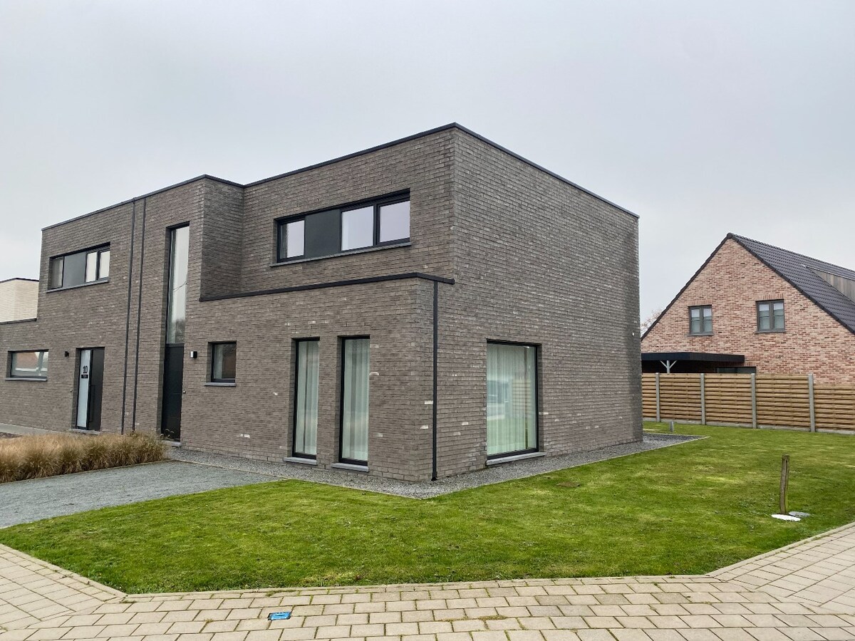 Ruime woning met 3 slaapkamers te Houthulst 