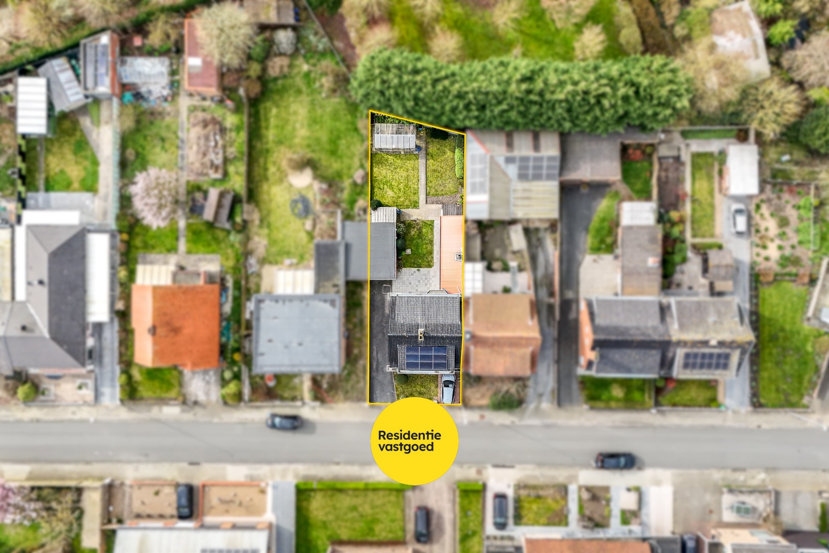 Halfopen woning met 4 slaapkamers, garage en ruime oprit op 429 m² in Oudenburg 