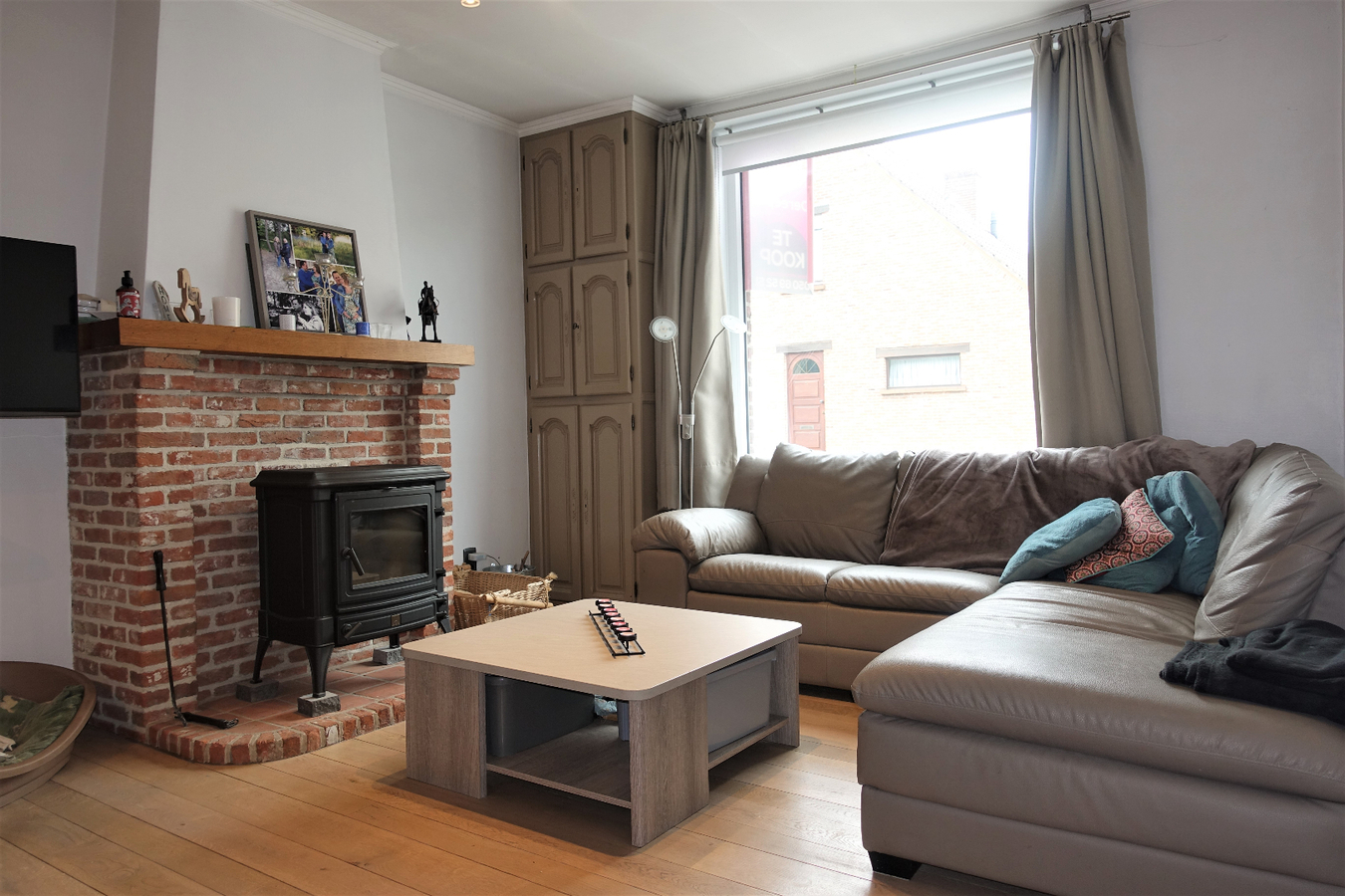 Half-open woning met grote tuin te Aartrijke 