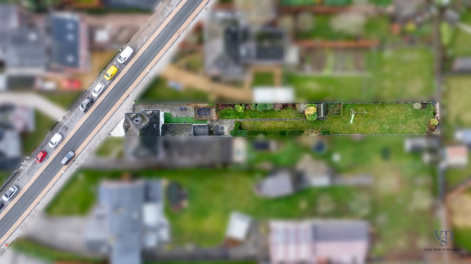 Ruime, deels gerenoveerde Half Open Bebouwing 