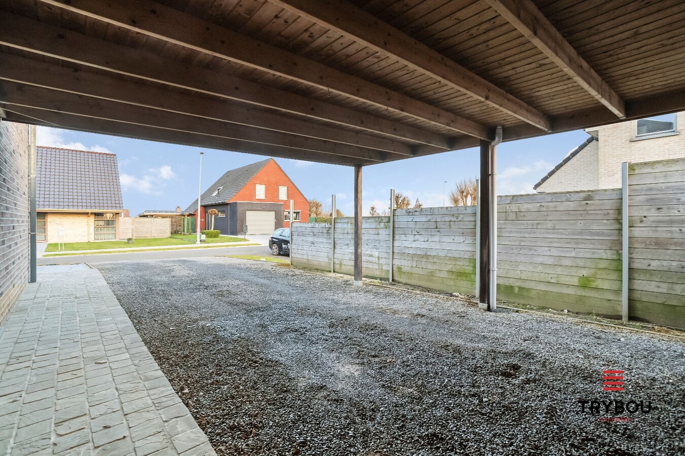 Instapklare halfopen woning met 3 slaapkamers en garage te Houthulst 