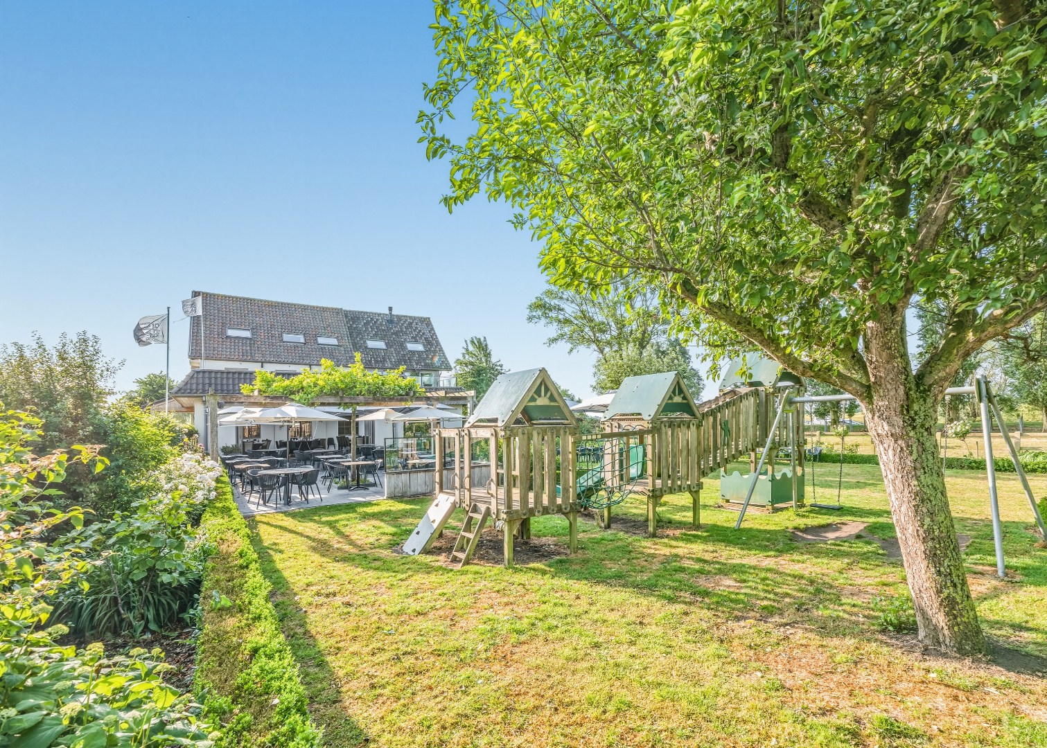Restaurant met privéwoning en 2 B&amp;B-kamers op 4.370 m² 