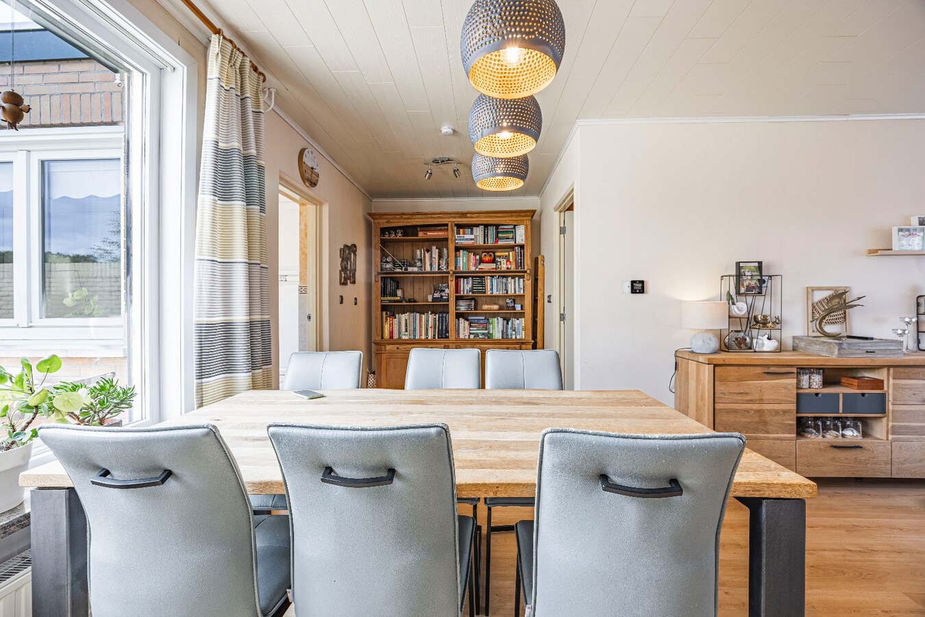 Gezellige rijwoning met garage in het charmante Sluis, op slechts 5 km van Knokke-Heist. 