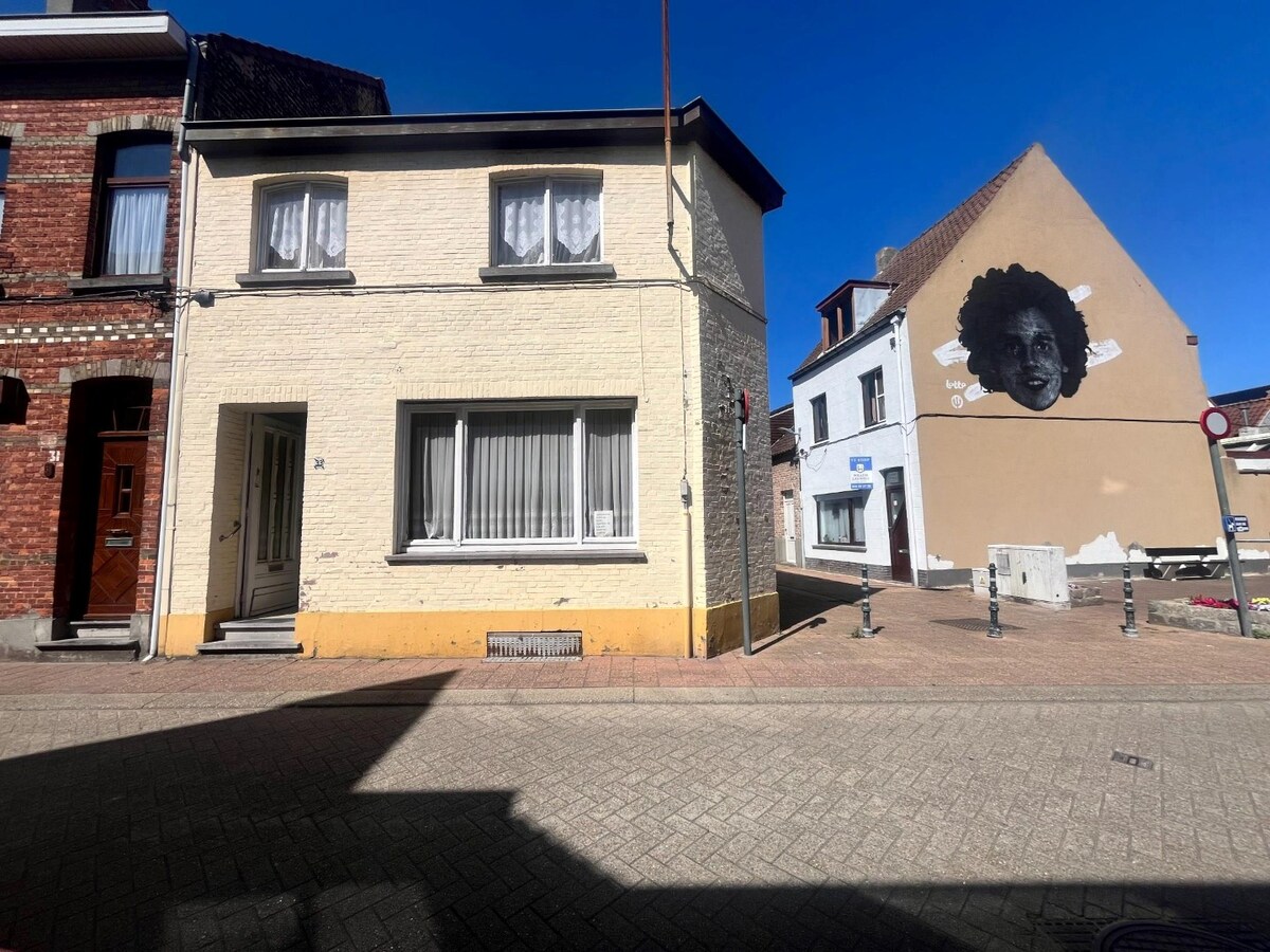 Twee te renoveren/slopen woningen in het hart van Heist – ideaal voor project of herontwikkeling 