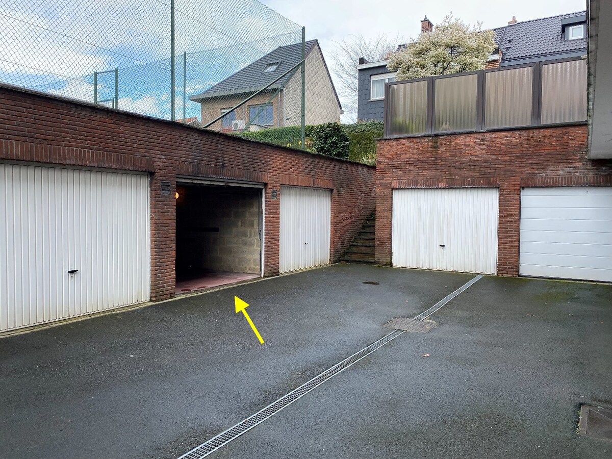 Loué garage - Sint-Pieters-Leeuw